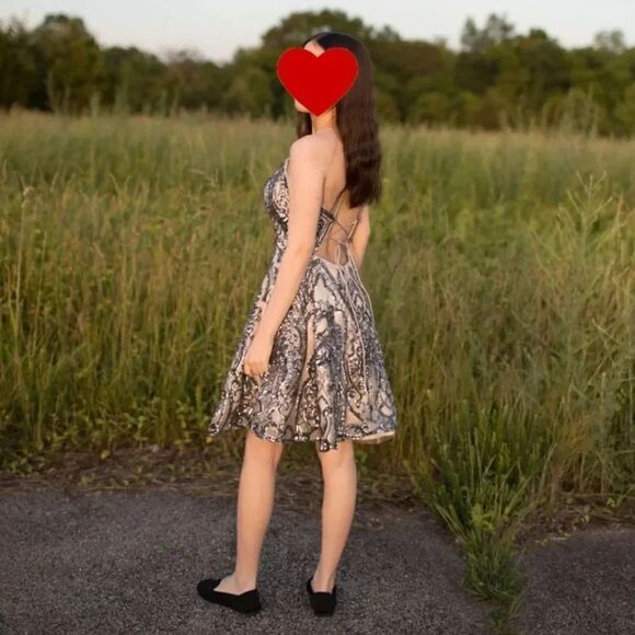 Camille La Vie Prom Dress Grey Metallic Sequin Lace‎ Up Back NWT Size 0 - Picture 2 of 14